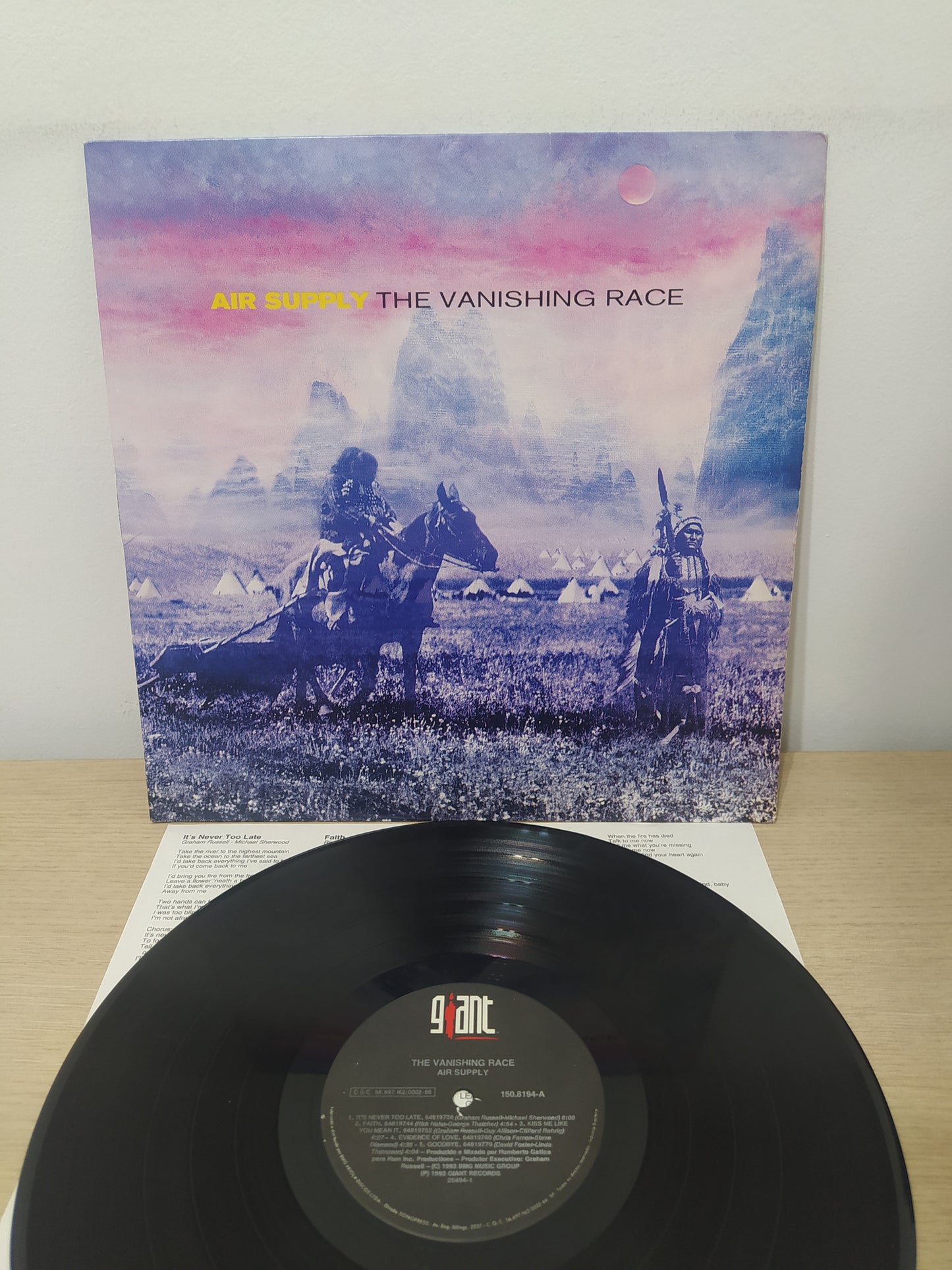 Disco Vinil The Vanishing Race Air Supply Com Encarte