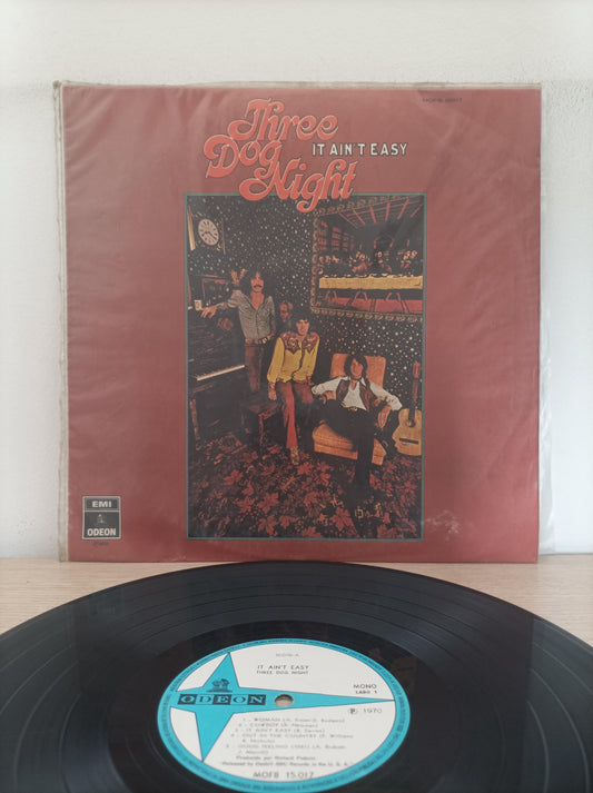 Lp Vinil Three Dog Night It Ain't Easy